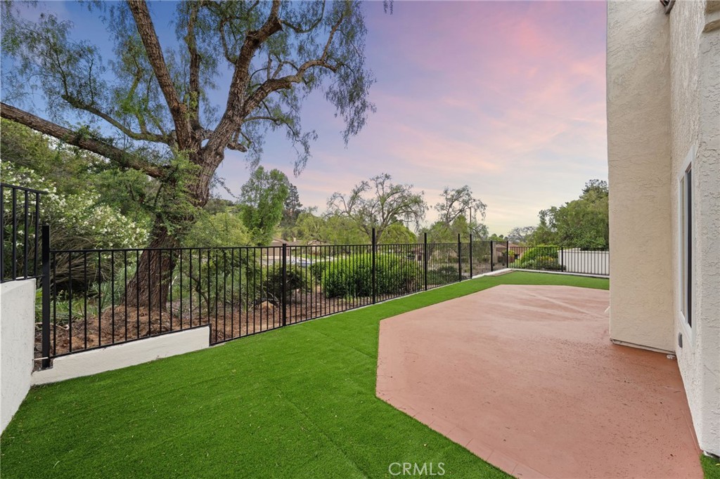 1723 Larkhaven Glen Property Photo 35