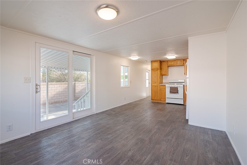 73 Alesandro A Property Photo 11