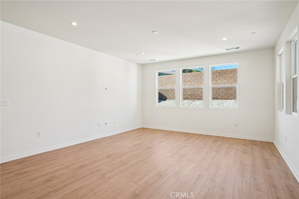 73564 Raphael Drive Property Photo 6