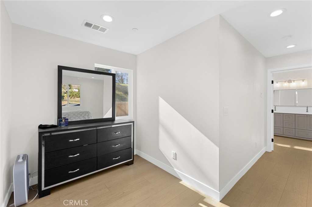 16897 Gunnerson Property Photo 8