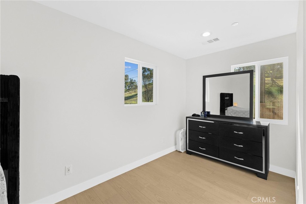 16897 Gunnerson Property Photo 9
