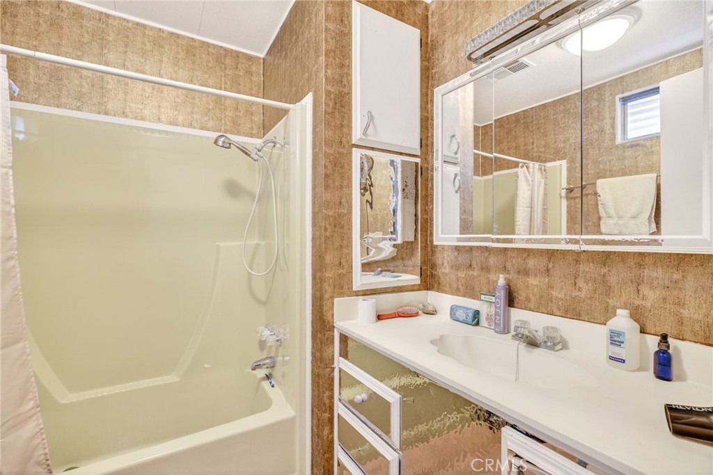 881 N Lake 219 Property Photo 29