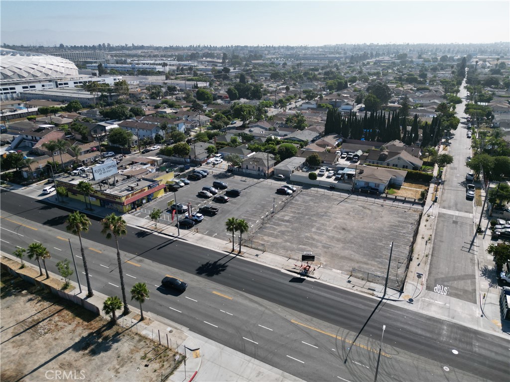 10500 S Prairie Avenue Property Photo 3