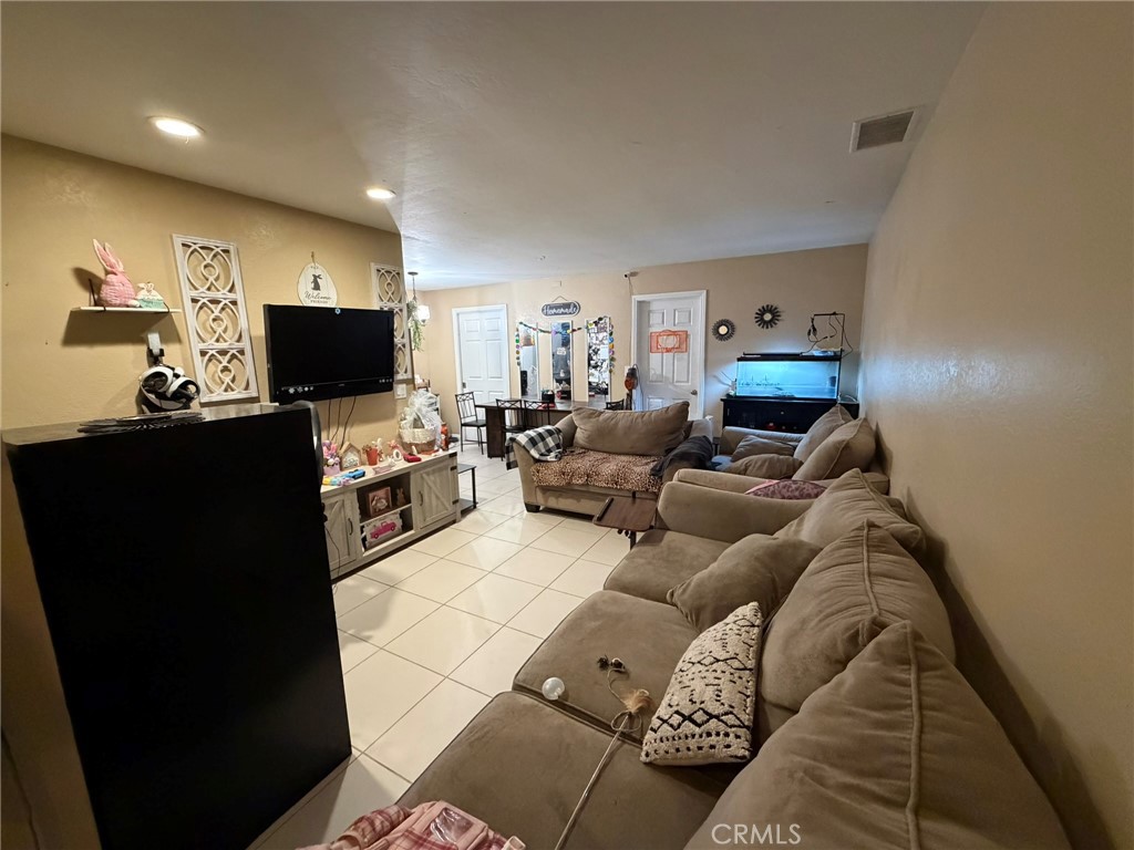 33070 Lorimer Property Photo 4