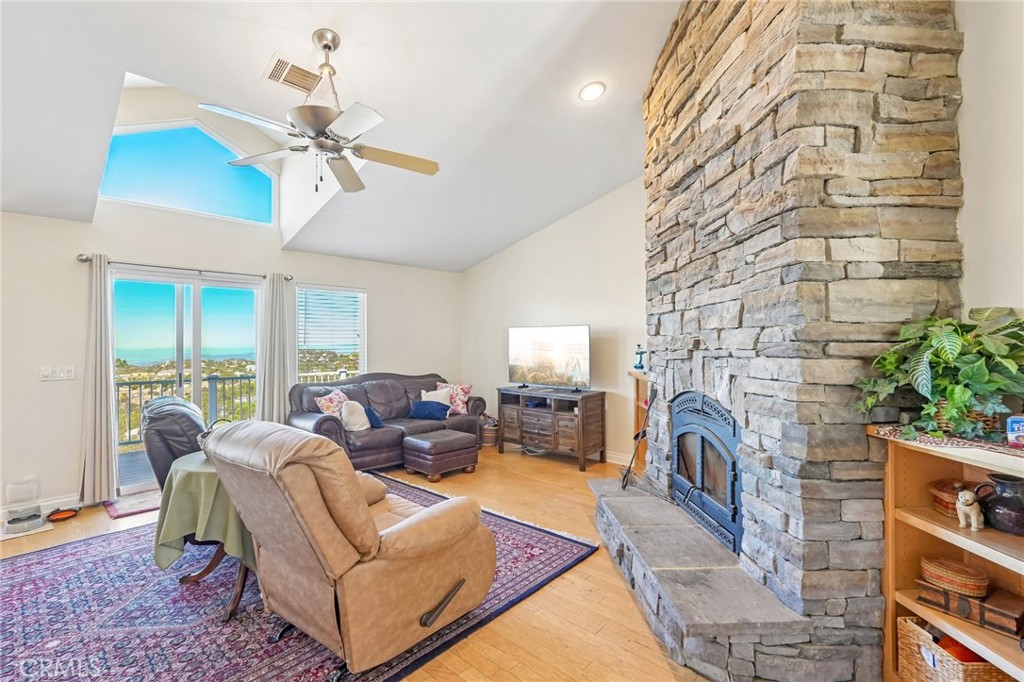41577 Rolling Hills Property Photo 5