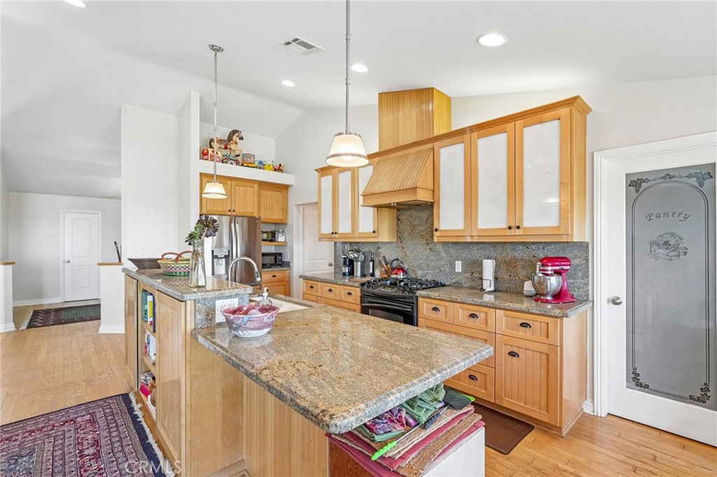 41577 Rolling Hills Property Photo 10