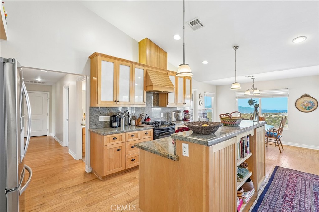 41577 Rolling Hills Property Photo 11