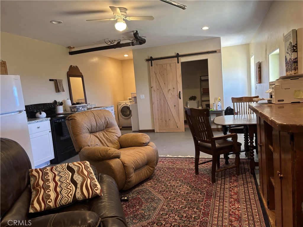 41577 Rolling Hills Property Photo 32