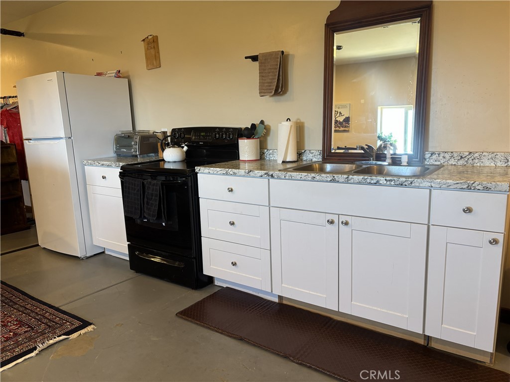 41577 Rolling Hills Property Photo 37