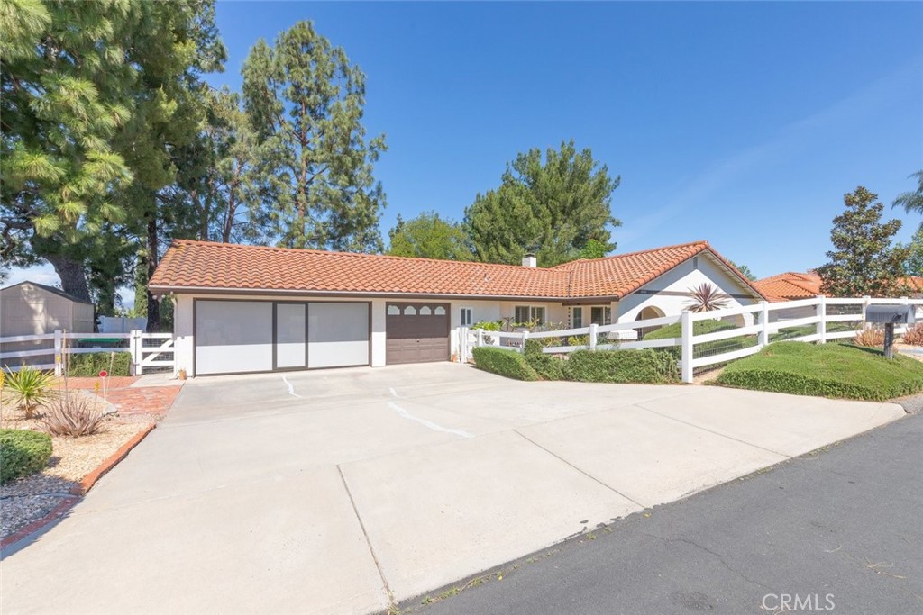 40265 Paseo Sereno Property Photo 3