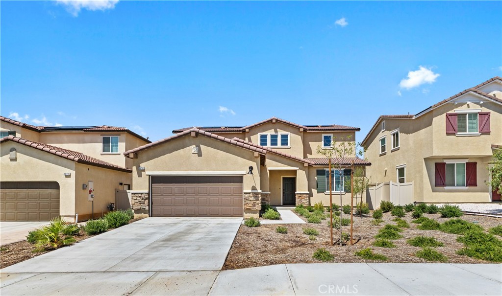 36780 Arietta Way Property Photo 2
