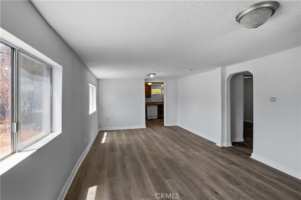 7081 Valley Way Property Photo 8
