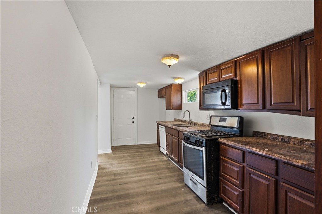 7081 Valley Way Property Photo 11