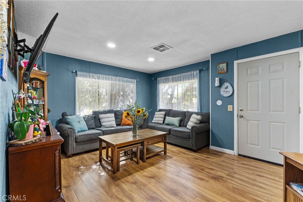38942 Jubilee Way Property Photo 9