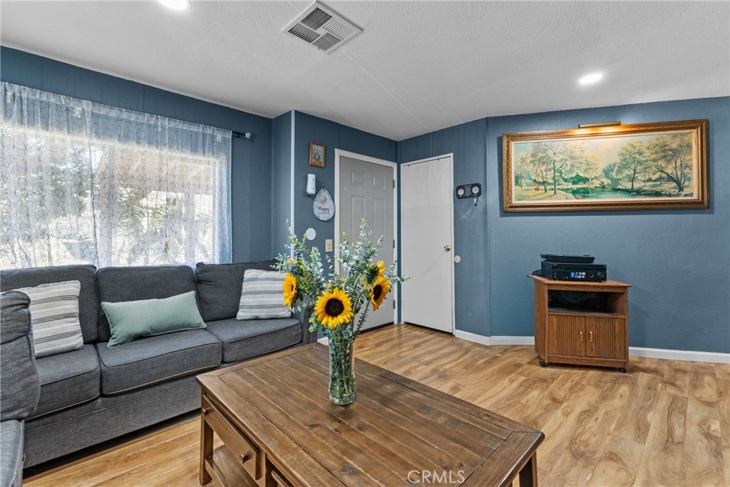38942 Jubilee Way Property Photo 10