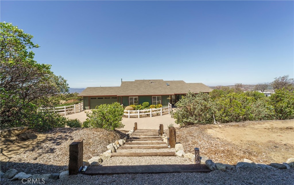 40230 Crazy Horse Canyon Road Property Photo 2