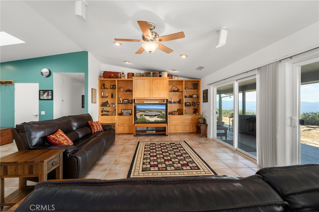 40230 Crazy Horse Canyon Road Property Photo 13