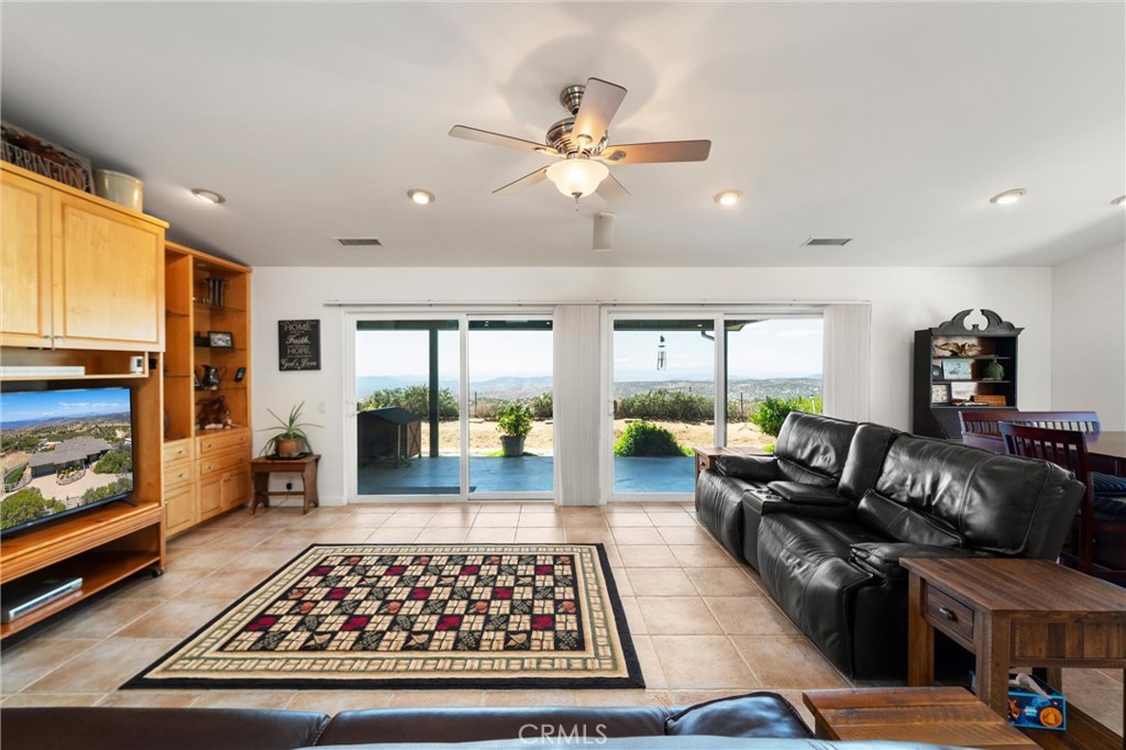40230 Crazy Horse Canyon Road Property Photo 14