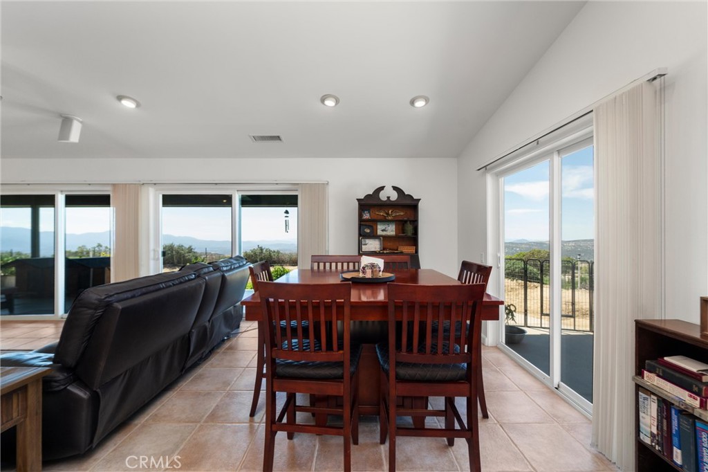 40230 Crazy Horse Canyon Road Property Photo 15