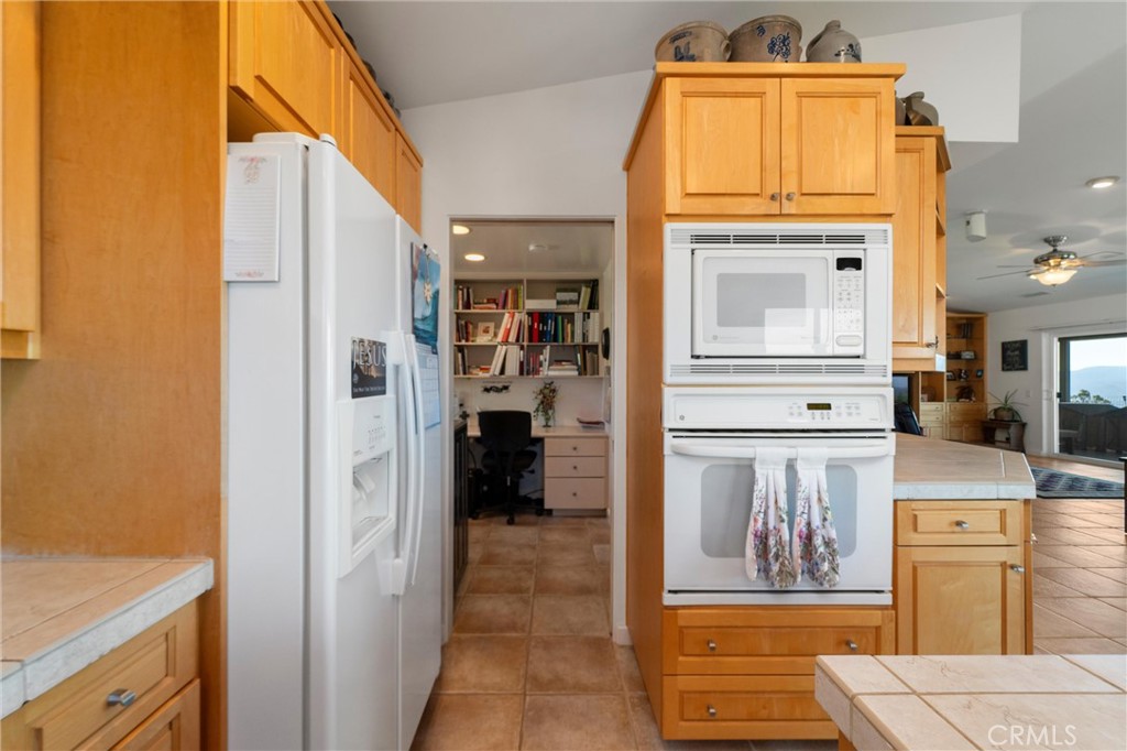 40230 Crazy Horse Canyon Road Property Photo 21