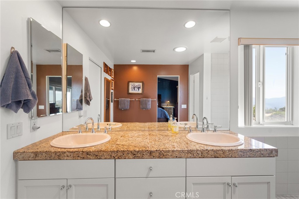 40230 Crazy Horse Canyon Road Property Photo 28