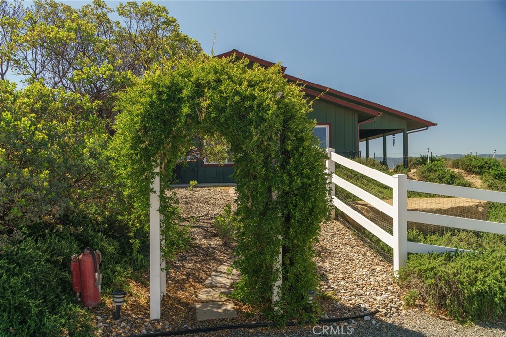 40230 Crazy Horse Canyon Road Property Photo 40