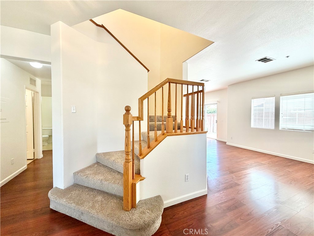 26092 Mayfield Union Way B Property Photo 6