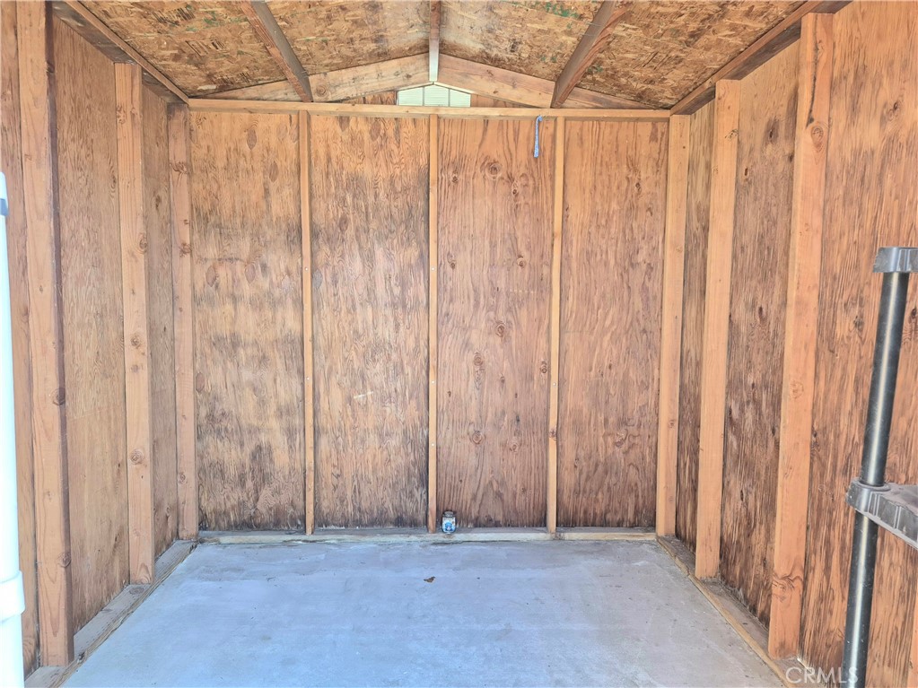 1295 S Cawston Avenue Property Photo 3