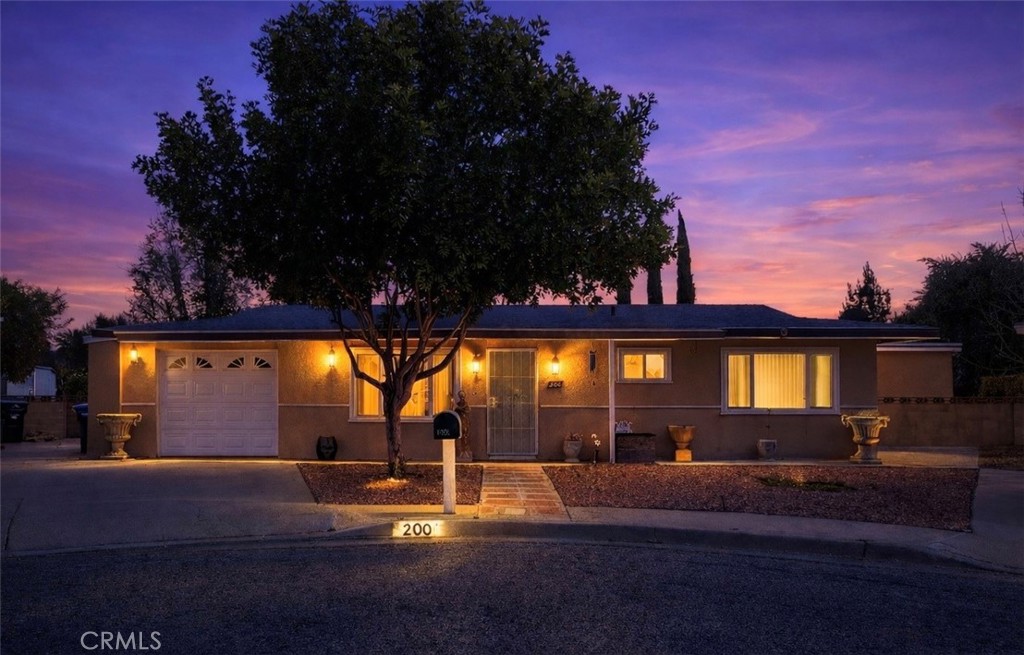 200 Mary Lane Property Photo 1
