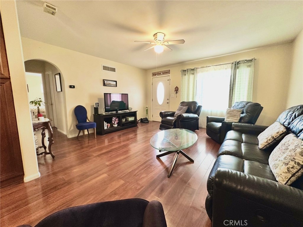 200 Mary Lane Property Photo 2