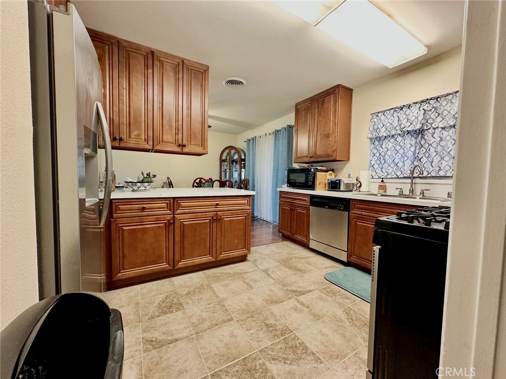 200 Mary Lane Property Photo 5