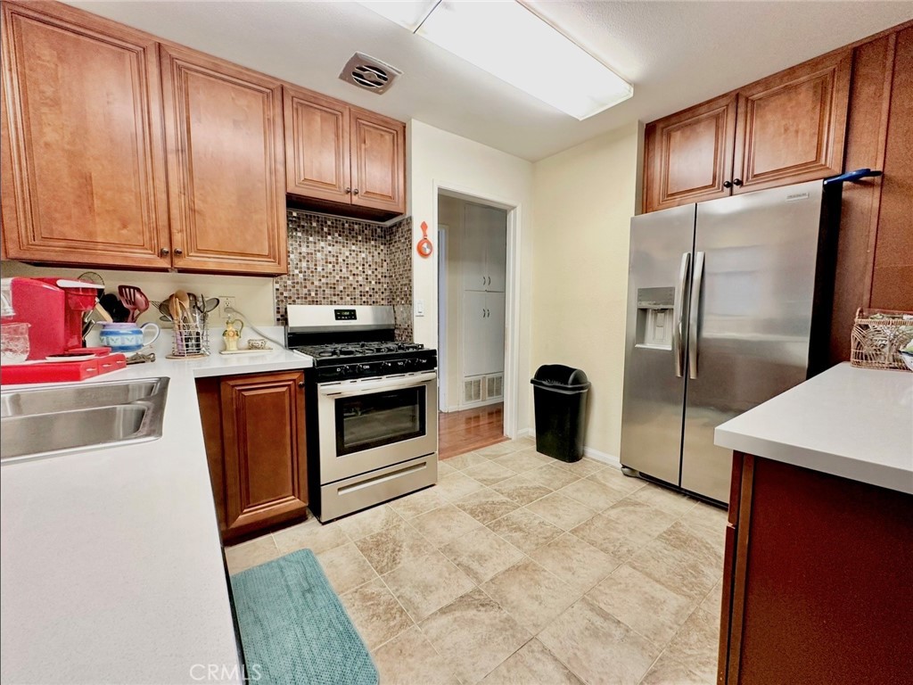 200 Mary Lane Property Photo 8