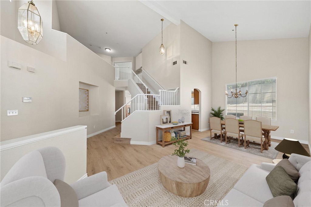 13734 Hillcrest Property Photo 3