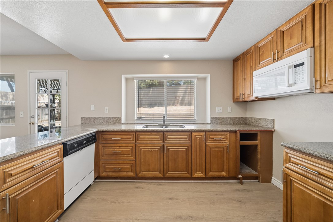 13734 Hillcrest Property Photo 23