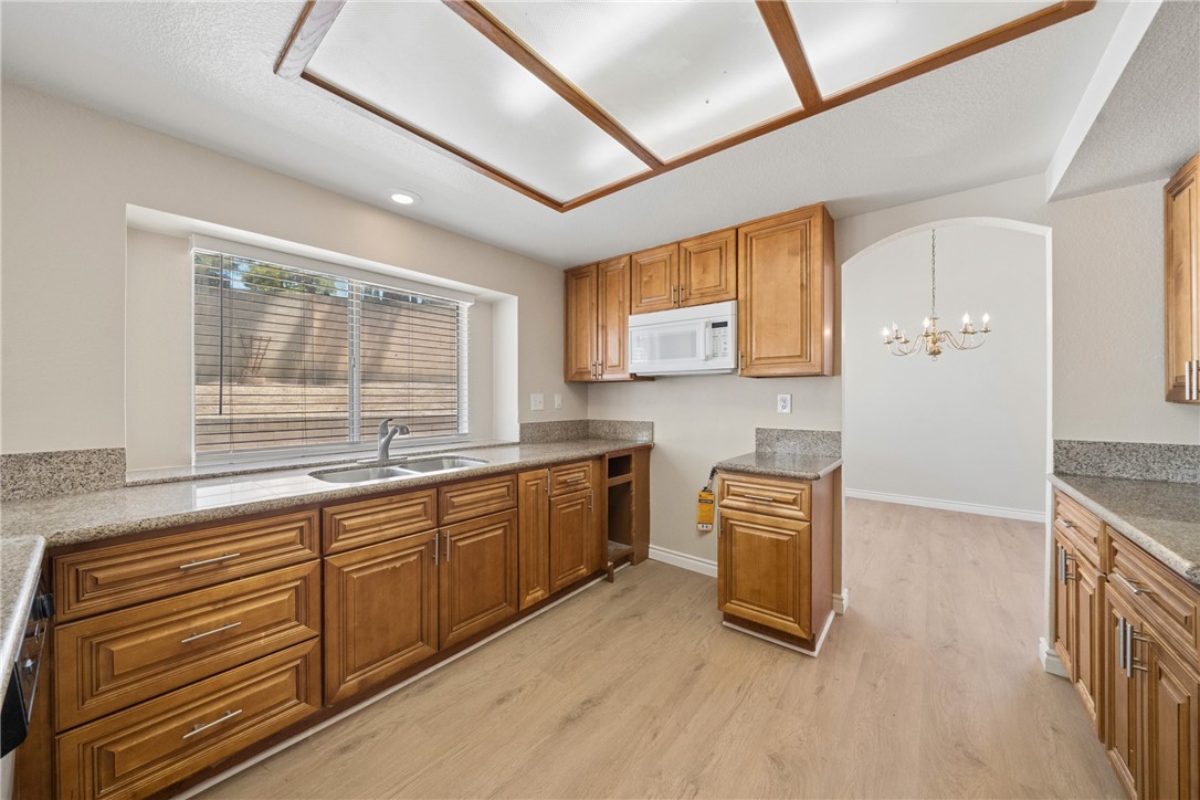 13734 Hillcrest Property Photo 24