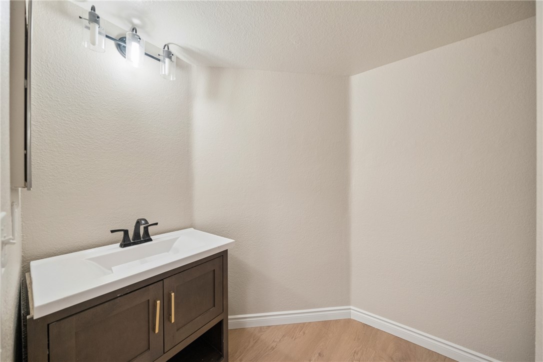 13734 Hillcrest Property Photo 32