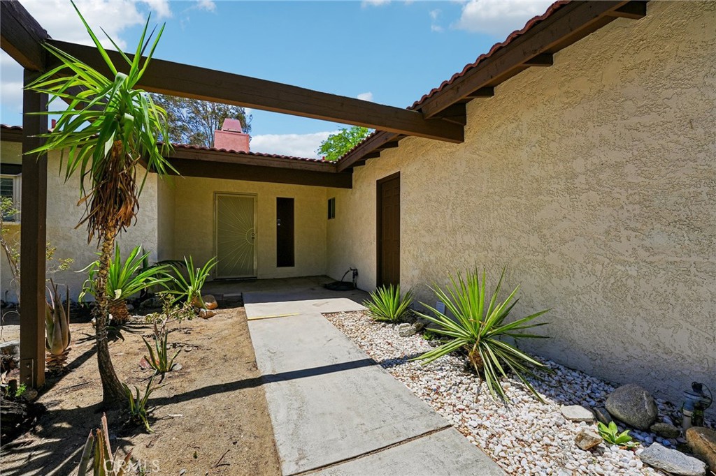64903 Oakmount Avenue Property Photo 4