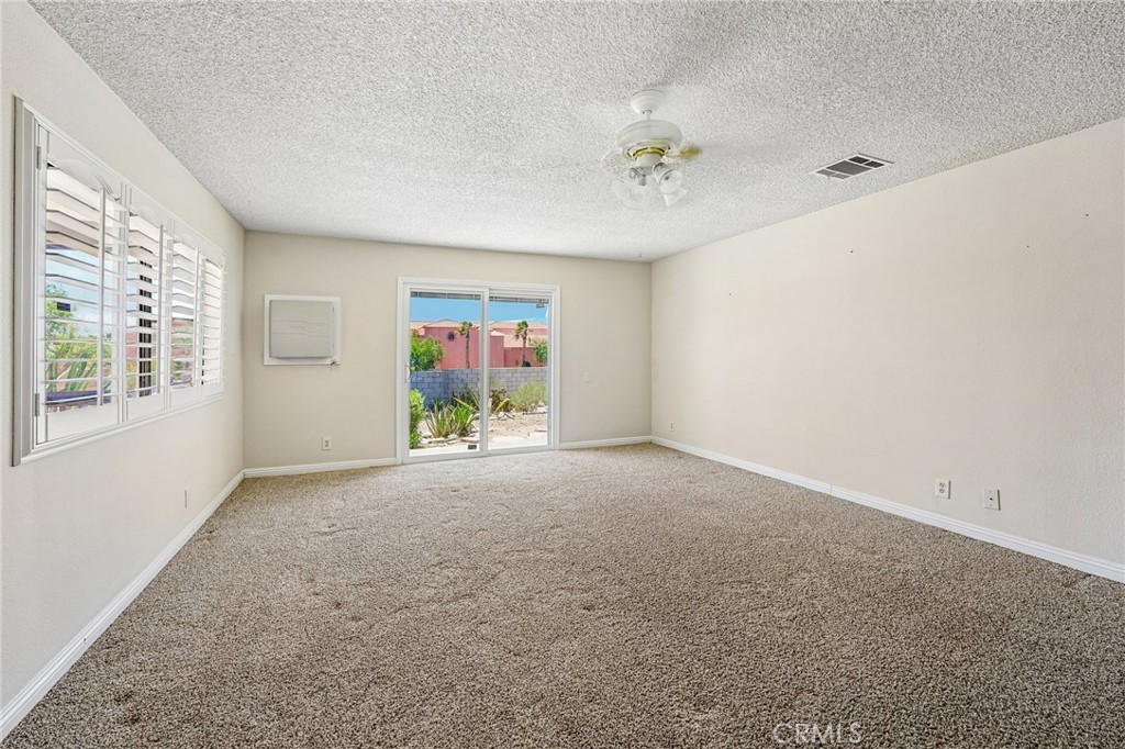 64903 Oakmount Avenue Property Photo 6