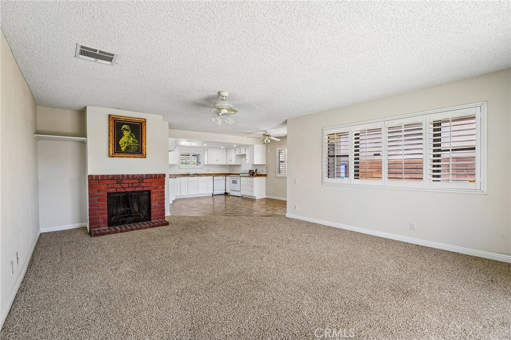 64903 Oakmount Avenue Property Photo 7