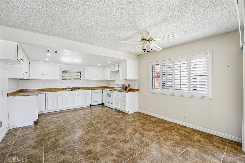 64903 Oakmount Avenue Property Photo 12