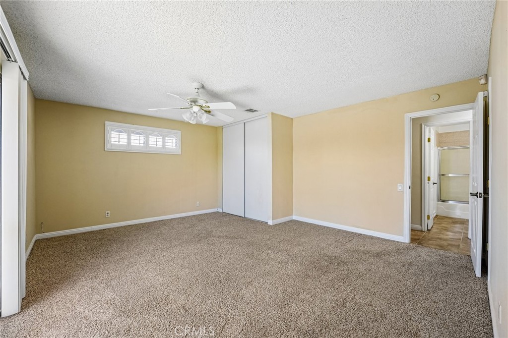 64903 Oakmount Avenue Property Photo 14