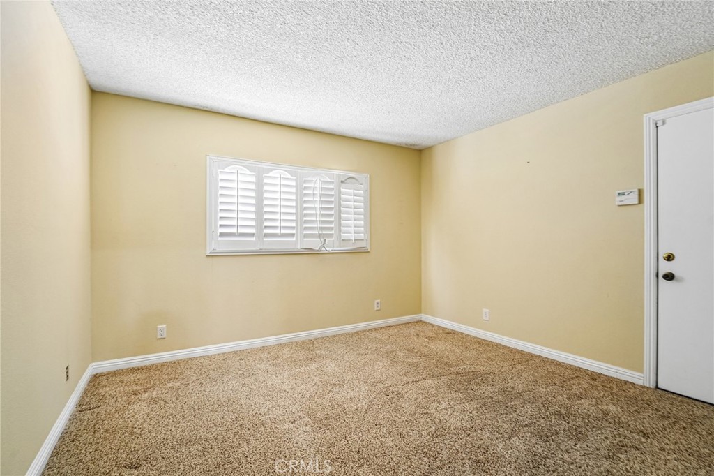 64903 Oakmount Avenue Property Photo 17