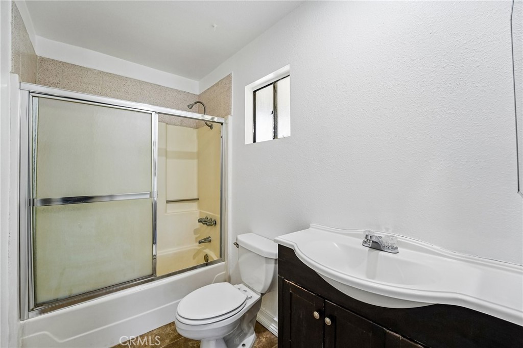 64903 Oakmount Avenue Property Photo 19