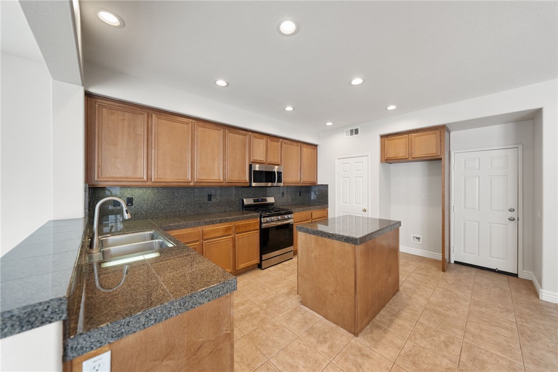 40125 Balboa Drive Property Photo 17
