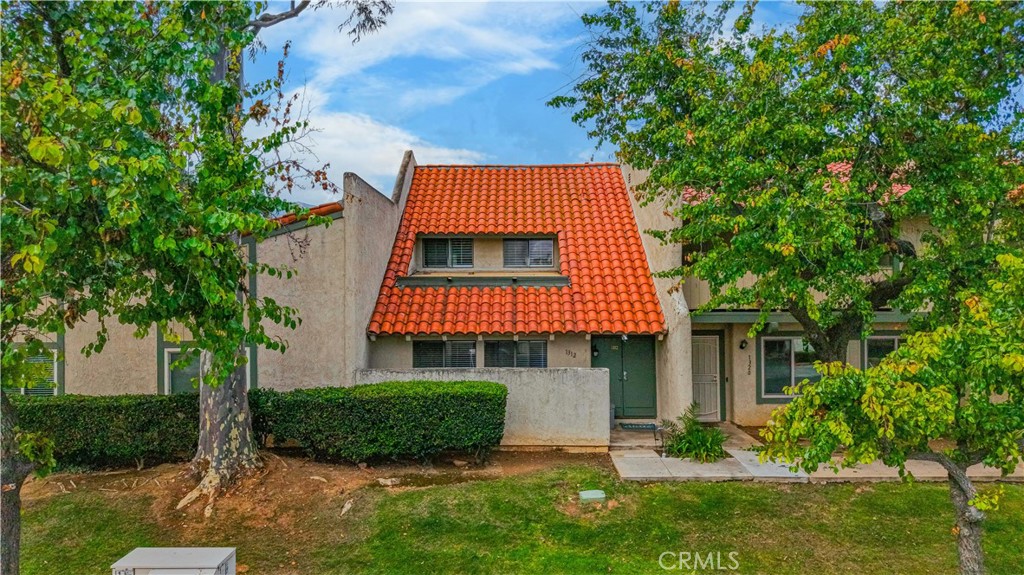 1312 Camelot Property Photo 3