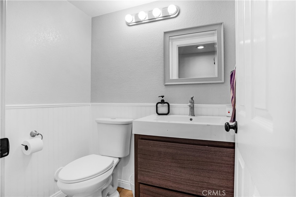 1312 Camelot Property Photo 11
