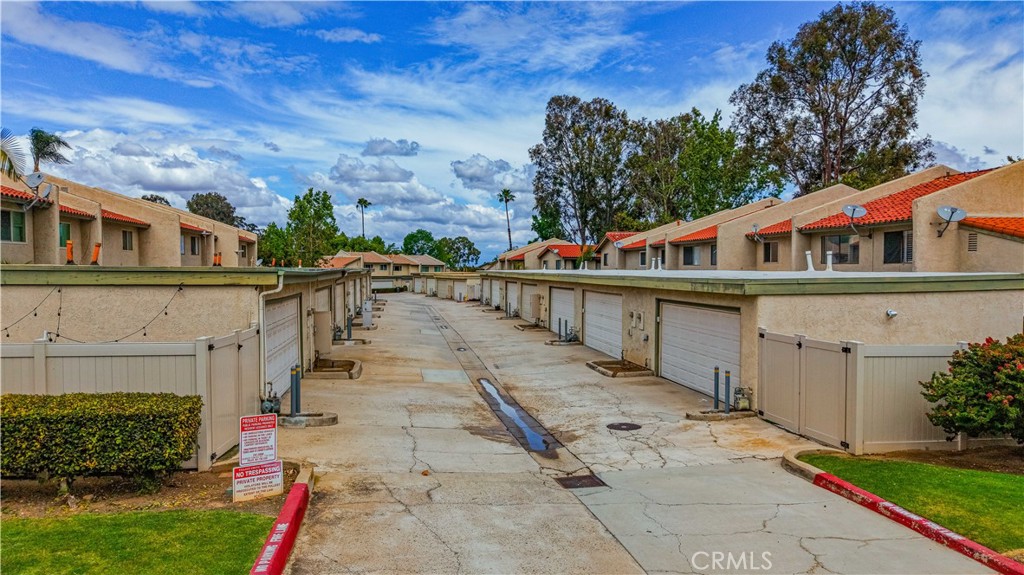 1312 Camelot Property Photo 29