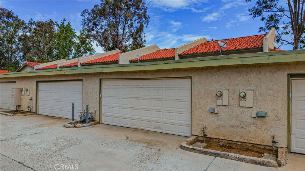 1312 Camelot Property Photo 30