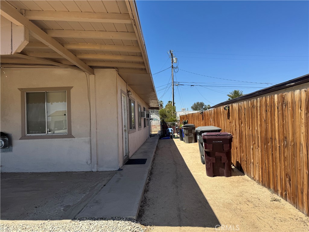 6450 Athol Property Photo 3