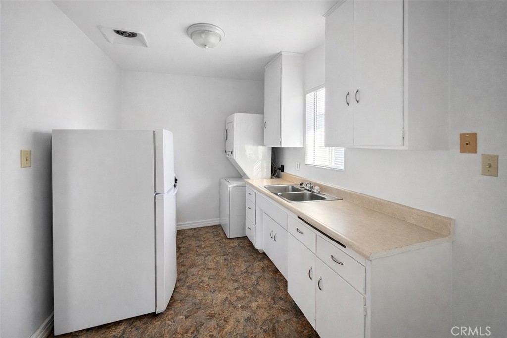 6450 Athol Property Photo 13
